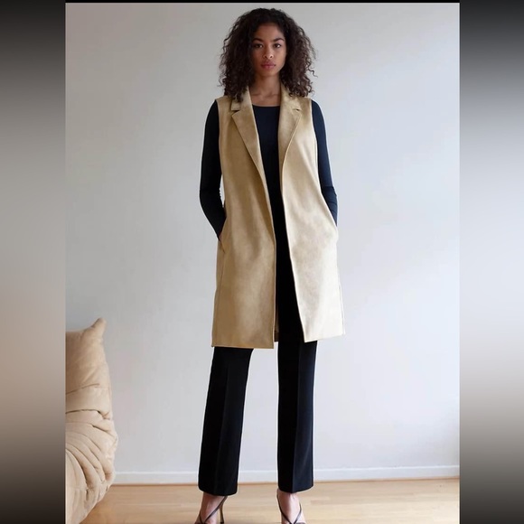 Babaton Suede vest XXS NWT - Picture 3 of 3